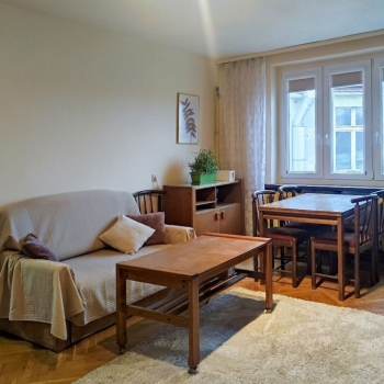 Ogłoszenie - 2pok, 45met, Okolice Rynku PIWNICA/PARKING (Wrocław)