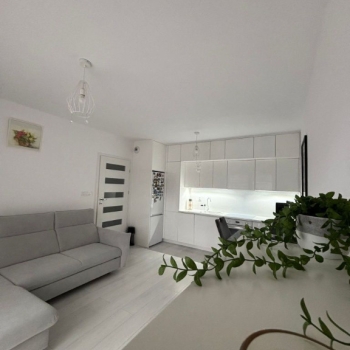 Ogłoszenie - 3pok, 51met, okolice Stabłowickiej BALKON/WINDA/PARKING (Wrocław)
