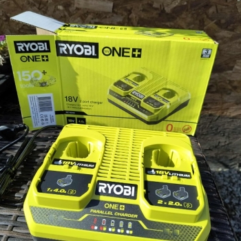Ogłoszenie - Ładowarka 2-portowa RYOBI ONE+, 18V