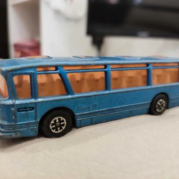 Ogłoszenie - Dinky Toys. Made in England. Viceroy Coach 37. Model autobusu.