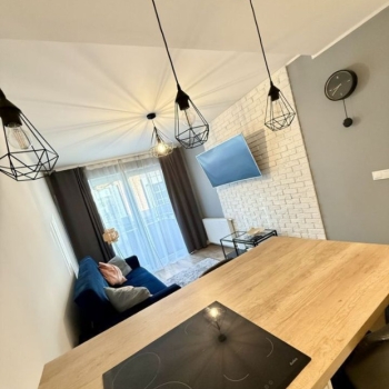 Ogłoszenie - 2pok, 40met, okolice Ustronie BALKON/WINDA (Wrocław)