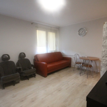 Ogłoszenie - 1pok, 25met, okolice Placu Jana Pawła II PIWNICA/WINDA (Wrocław)