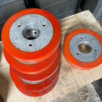 Ogłoszenie - NOWE rolki dociskowe – koła, zdemontowane z nakładarki gładzi firmy MAKOR TF/P