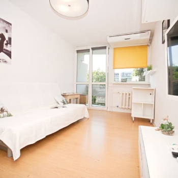 Ogłoszenie - 2pok, 45met, Okolice Magnolii BALKON/PIWNICA/WINDA (Wrocław)