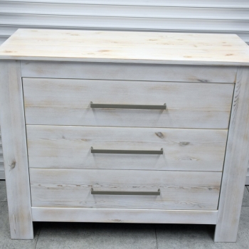 Ogłoszenie - komoda sosnowa z szufladami - jak nowa