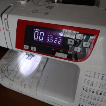 Ogłoszenie - Maszyna  do szycia  Janome  603  używana  prawie  jak  nowa .