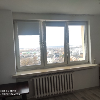 Ogłoszenie - Mieszkanie z pięknym widokiem. Dwa oddzielne pokoje. Stan do wprowadzenia. Po generalnym remoncie