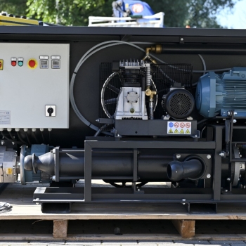 Ogłoszenie - Mieszarka Kompatto przeznaczona do produkcji lekkich zapraw, pianobetonów i styrobetonów POLYTECH.