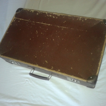 Ogłoszenie - WALIZKA TEKTUROWA STARA