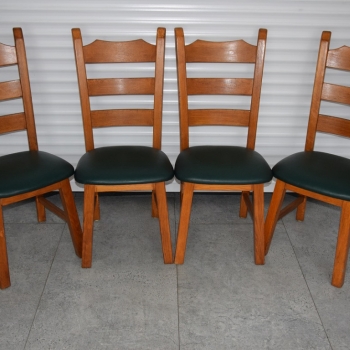 Ogłoszenie - krzesła dębowe 4 sztuki - jak nowe