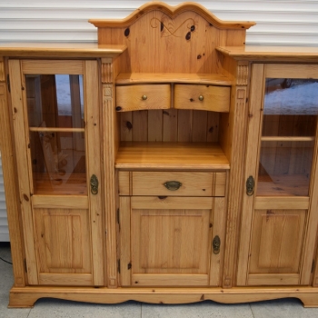 Ogłoszenie - kredens z drewna sosnowego - jak nowy