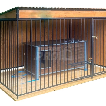 Ogłoszenie - Kojec dla psów 4x2m - furtka - ściany zabudowane drewnem - drewniana podłoga GP634