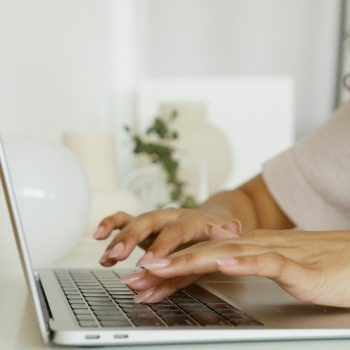 Ogłoszenie - pomoc w pisaniu - korekta - copywriting