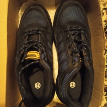 Ogłoszenie - Sprzedam półbuty robocze ma wśrodku stalowy podnosek - Kwidzyn - 150,00 zł