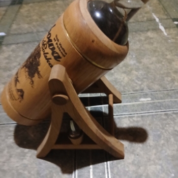 Ogłoszenie - Piękne stojaki do alkoholu.