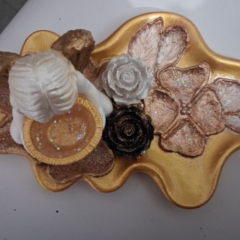 Ogłoszenie - Aniołek dekoracyjny z kwiatami – ręcznie wykonany prezent