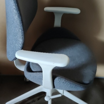 Ogłoszenie - Krzesło obrotowe IKEA HATTEFJÄLL - Stan bardzo dobry FAKTURA VAT !!! - Wrocław - 250,00 zł