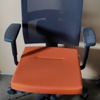 Ogłoszenie - Fotel Bejot Jott 102 pomarańczowy /czarny FAKTURA VAT !!! - Wrocław - 250,00 zł