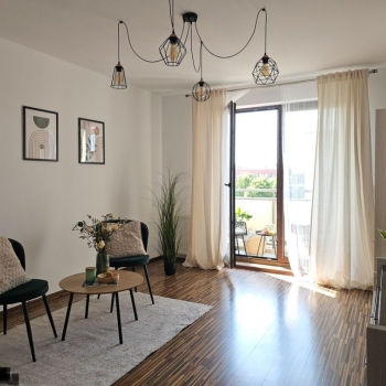 Ogłoszenie - 2pok, 54met, Okolice Buforowej BALKON/KOMÓRKA/2010 (Wrocław)