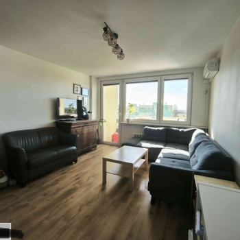 Ogłoszenie - 2pok, 50met, Okolice Żernickiej BALKON/PIWNICA/WINDA (Wrocław)