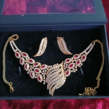 Ogłoszenie - Kolia '' Amanda Suarez''