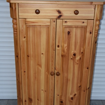 Ogłoszenie - komoda z drewna sosnowego - jak nowa