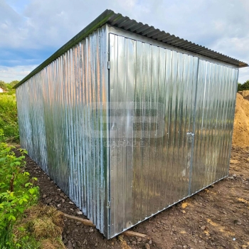 Ogłoszenie - Garaż blaszany 3×5 m – II gatunek – idealny na budowę – wolnostojący – brama – dach jednospadowy GB117 - Szczecinek - 1 890,00 zł