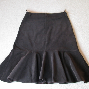 Ogłoszenie - Sztruksowa spódnica z kloszem, kloszowana, brąz, rozm. 44