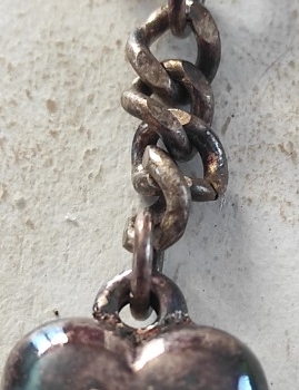 Ogłoszenie - Metalowy brelok do kluczy z zawieszką w kształcie serca