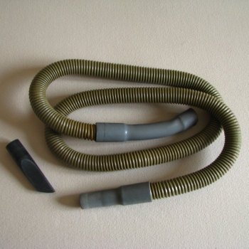 Ogłoszenie - Szczelinówka i wąż ssący, rura – akcesoria do odkurzacza z czasów PRL