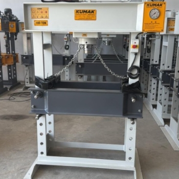 Ogłoszenie - Prasa hydrauliczna 100t