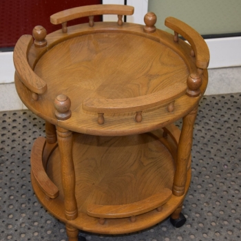 Ogłoszenie - barek - stolik dębowy na kółkach - super stan - Olsztyn - 270,00 zł