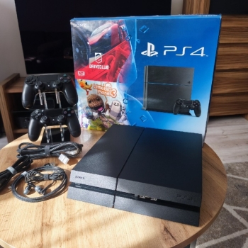 Ogłoszenie - PLAYSTATION PS4 ODDAM ZA DARMO