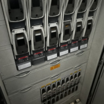Ogłoszenie - Sprzedam rozdzielnie elektryczną przemysłową - Tarnów - 39 000,00 zł