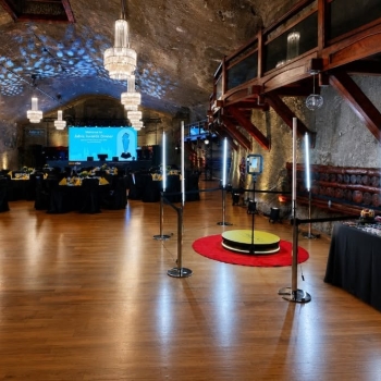 Ogłoszenie - Event Center Shop – nowoczesne atrakcje na wydarzenia