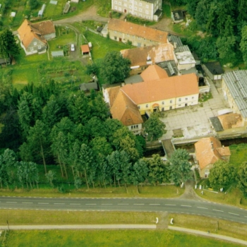 Ogłoszenie - Na sprzedaż wyjątkowa nieruchomość inwestycyjna w Mieroszowie, województwo dolnośląskie. Kompleks składa się z kilku bud - Wałbrzych - 2 800 000,00 zł